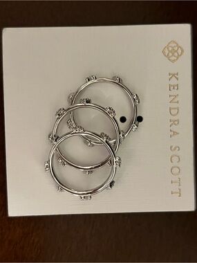 Kendra Scott Silver Rings with Floral Accents - Silver. Size 7